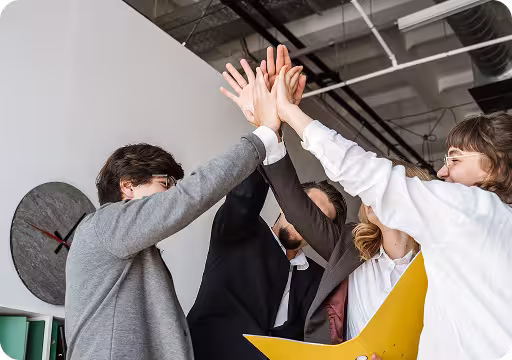 работники в офисе