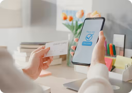 смартфон в руке